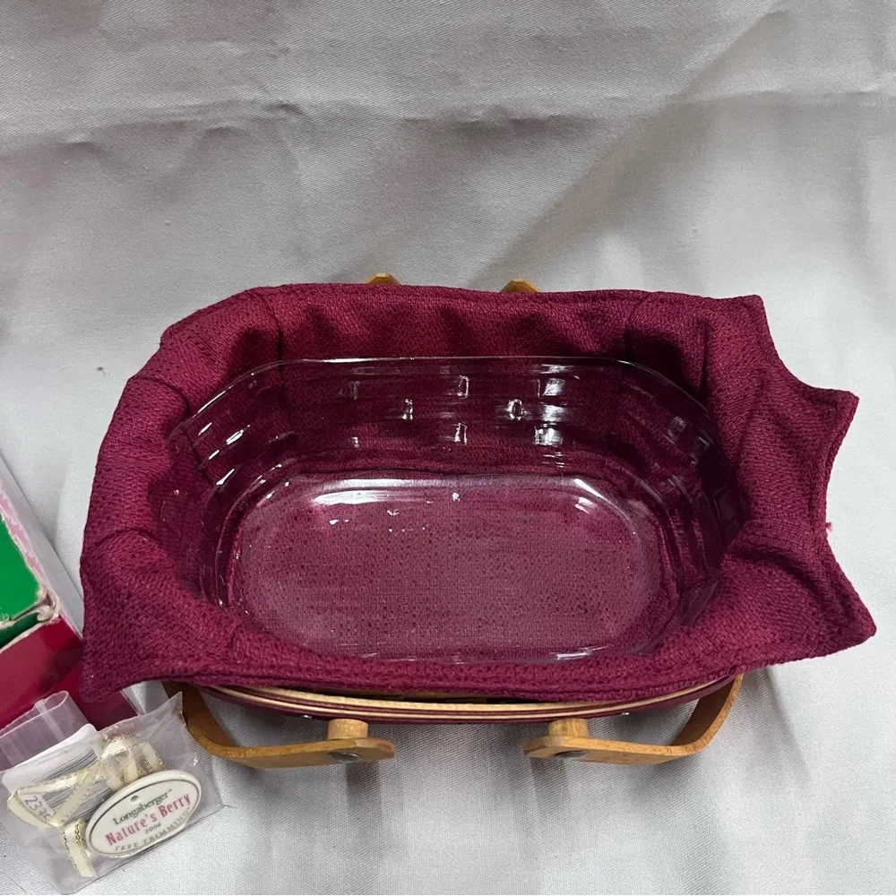 2006 Longaberger Christmas Collection  ~ w/Fabric Liner, Tie On, & Plastic Liner